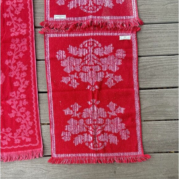 Vintage CANNON Monticello Red Floral Sculpted Fringe Bath & Hand Towel Set MCM - Picture 8 of 16